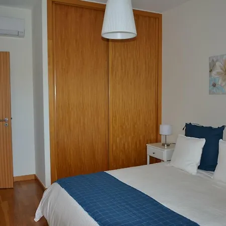 Апартаменти Stunning With Marina Views Албуфейра