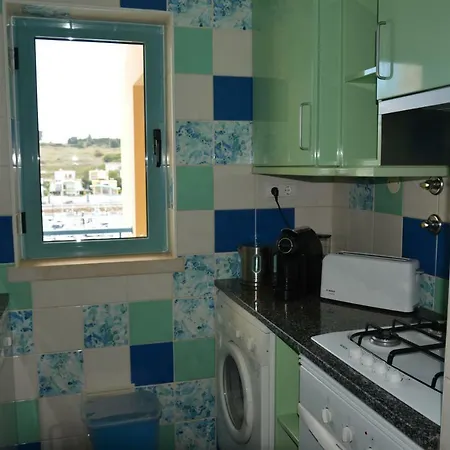 Апартаменти Stunning With Marina Views Албуфейра
